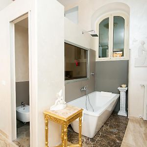 Camera deluxe con letto queen size